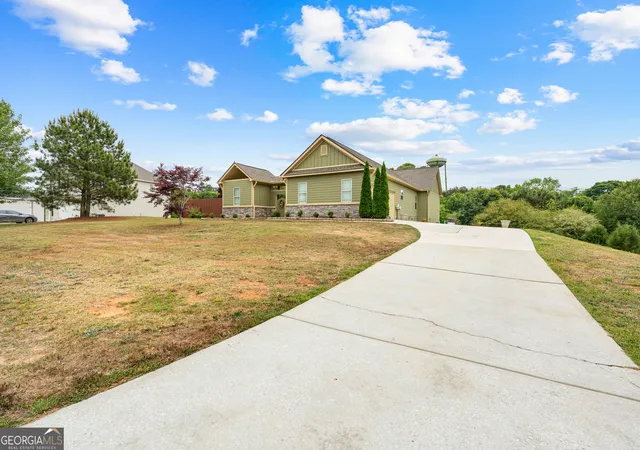 image of 104 Field Dr, Hogansville, GA 30230 | MLS# 10755583