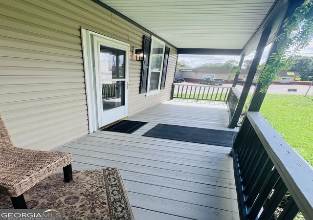2nd image of 104 Sprayberry Rd, Newnan, GA 30263 | MLS# 10781279