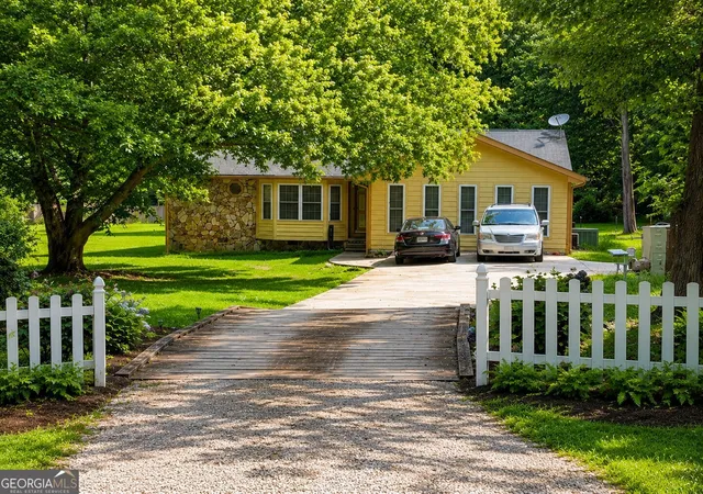 1st image of 30 Price Dr W, Locust Grove, GA 30248 | MLS# 10801596