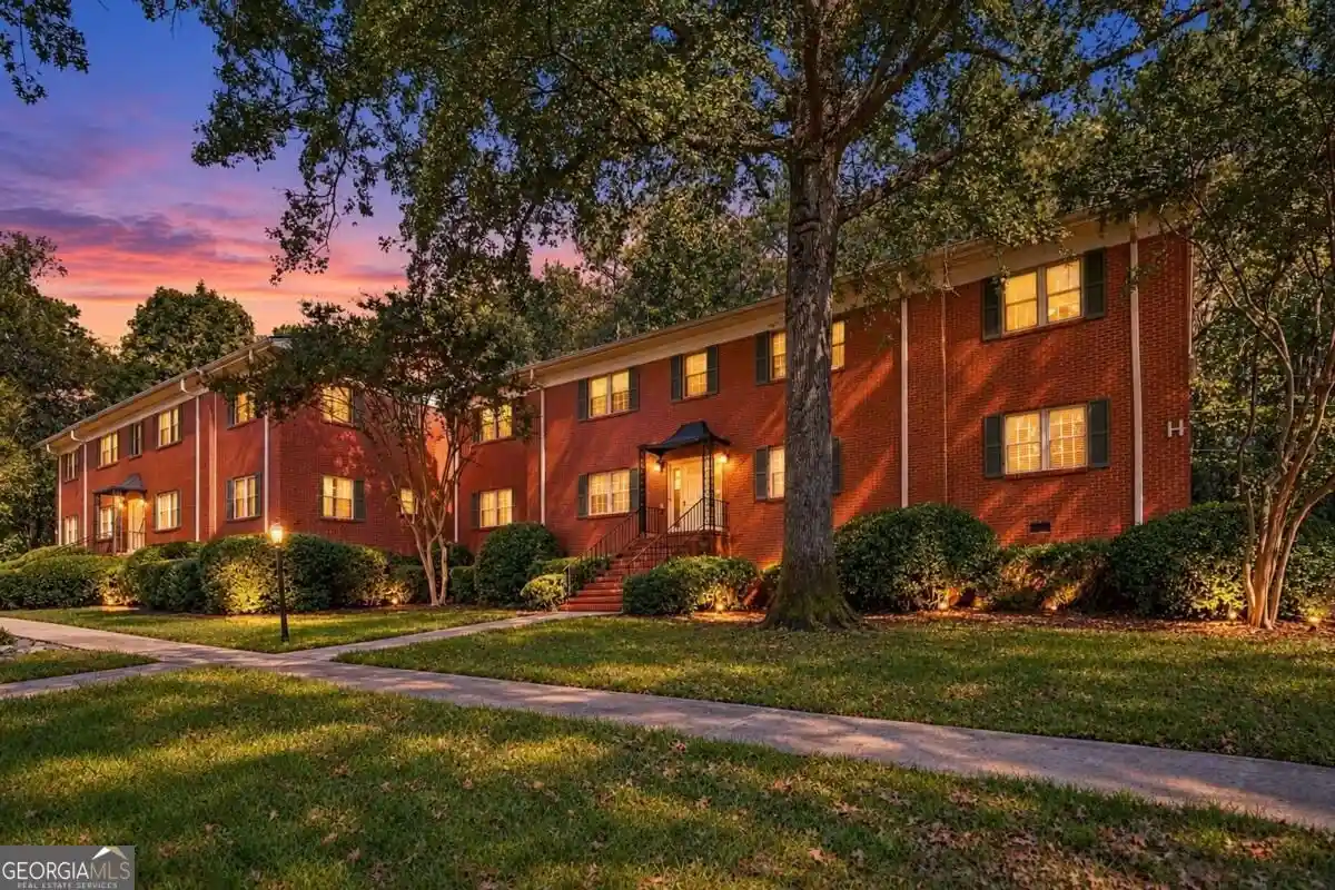 Condo for sale at 430 Lindbergh Dr NE #H3, Atlanta, GA 30305 | MLS# 10873811