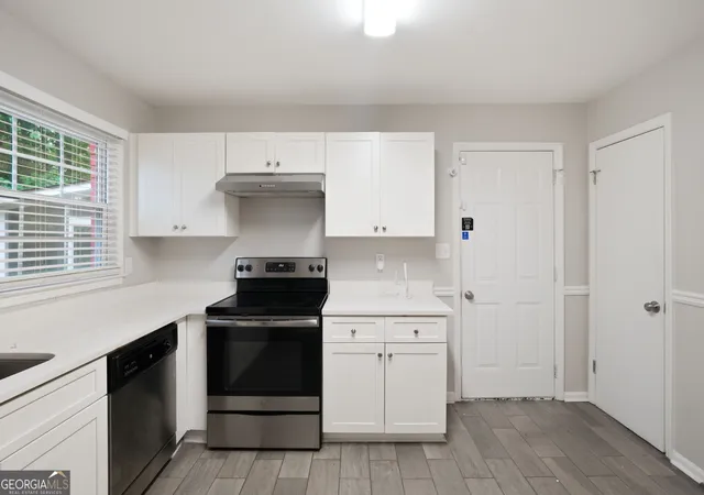 Photo 2 of Single family home for sale at 1604 Drayton Woods Dr, Tucker, GA 30084 | MLS# 10825767 | Listing updated on 2026-09-18
