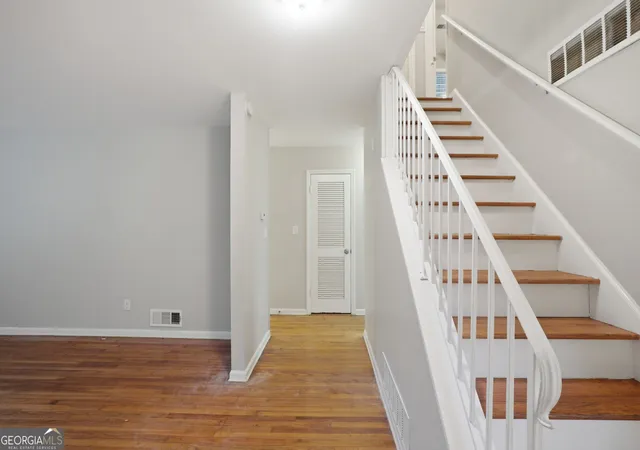 Photo 4 of Single family home for sale at 1604 Drayton Woods Dr, Tucker, GA 30084 | MLS# 10825767 | Listing updated on 2026-10-02