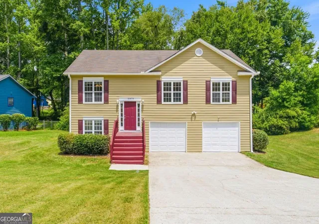 Photo 1 of Single family home for sale at 10879 Morning Dove Dr, Hampton, GA 30228 | MLS# 10803938 | Listing updated on 2026-09-04