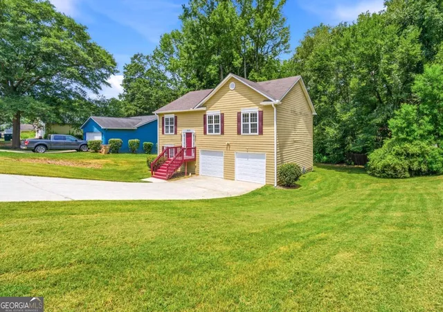 Photo 2 of Single family home for sale at 10879 Morning Dove Dr, Hampton, GA 30228 | MLS# 10803938 | Listing updated on 2026-09-04