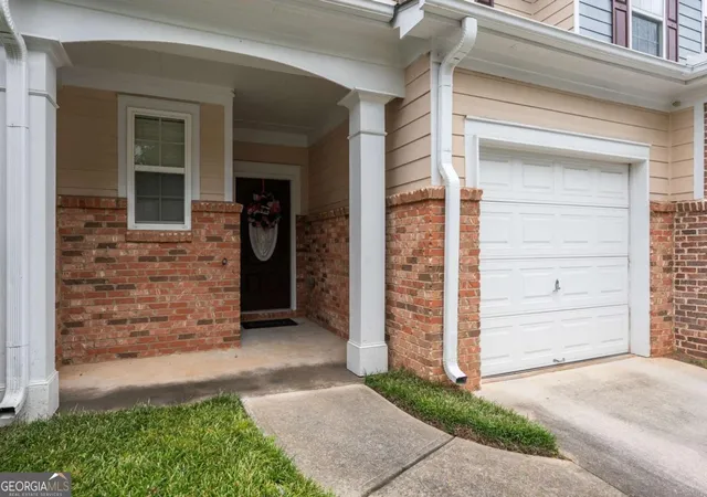 2nd image of 4028 Carlinswood Wy, Stone Mountain, GA 30083 | MLS# 10813818