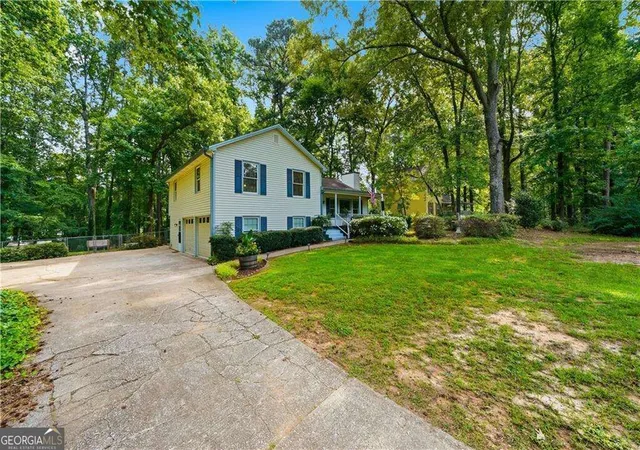 Photo 1 of Single family home for sale at 6166 Picketts Ridge Nw, Acworth, GA 30101 | MLS# 10844756 | Listing updated on 2026-10-28