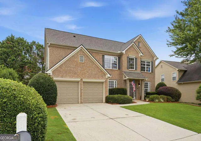 Photo 3 of Single family home for sale at 5165 Huntington Crest Ln, Cumming, GA 30040 | MLS# 10822976 | Listing updated on 2026-10-16