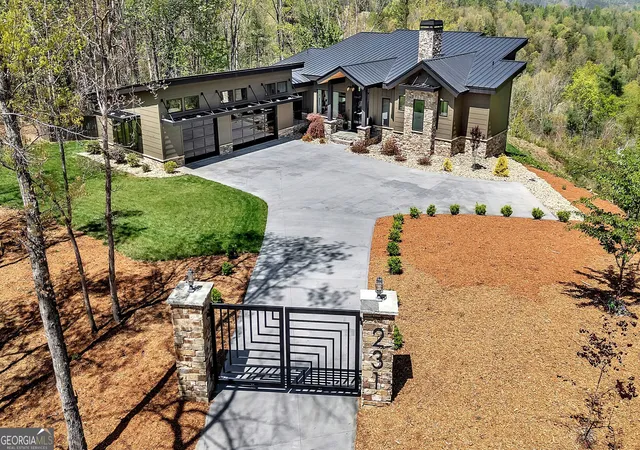 Photo 2 of Single family home for sale at 231 Keowee Turtlehead Rd, Salem, SC 29676 | MLS# 10832745 | Listing updated on 2026-09-08