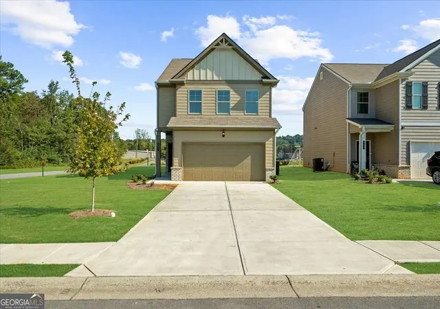1st image of 300 Harrison Dr, Calhoun, GA 30701 | MLS# 10774113