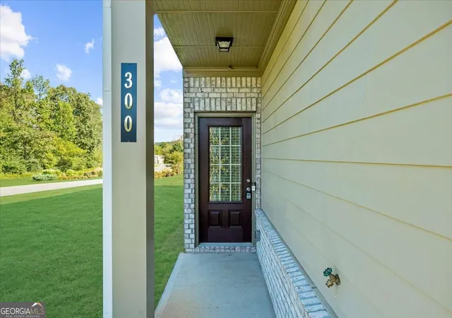 2nd image of 300 Harrison Dr, Calhoun, GA 30701 | MLS# 10774113