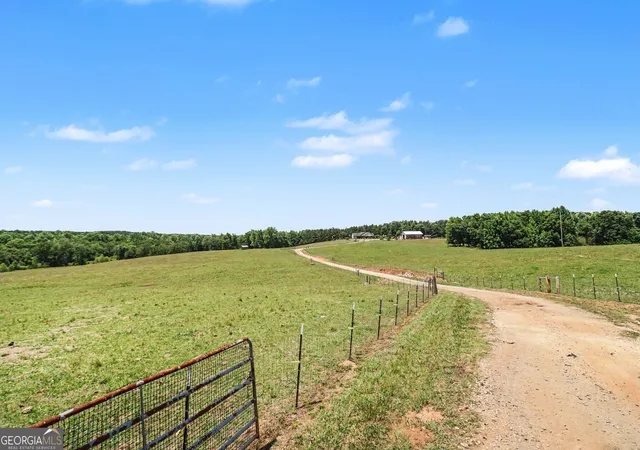 Homes for sale in Grantville, GA | 8715 Forrest Rd, Grantville, GA 30220 | MLS# 10767850