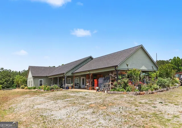 Homes for sale in Grantville, GA | 8715 Forrest Rd, Grantville, GA 30220 | MLS# 10767850