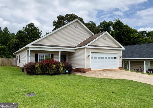 Photo 2 of Single family home for sale at 105 Yarrow Blvd, Bonaire, GA 31005 | MLS# 10786644 | Listing updated on 2026-09-23