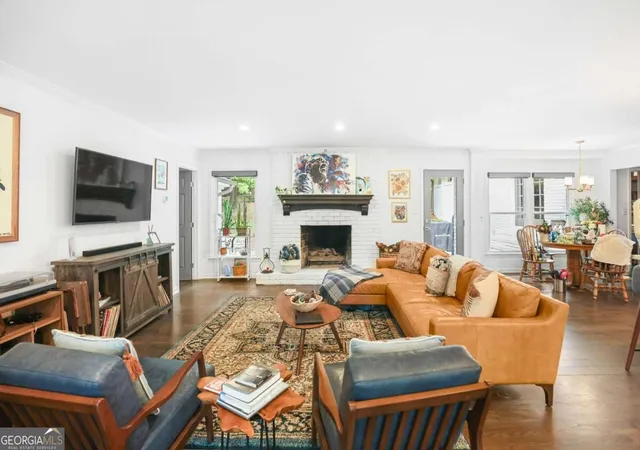 Photo 2 of Single family home for sale at 285 Pinewood Circle, Athens, GA 30606 | MLS# 10832081 | Listing updated on 2026-09-08