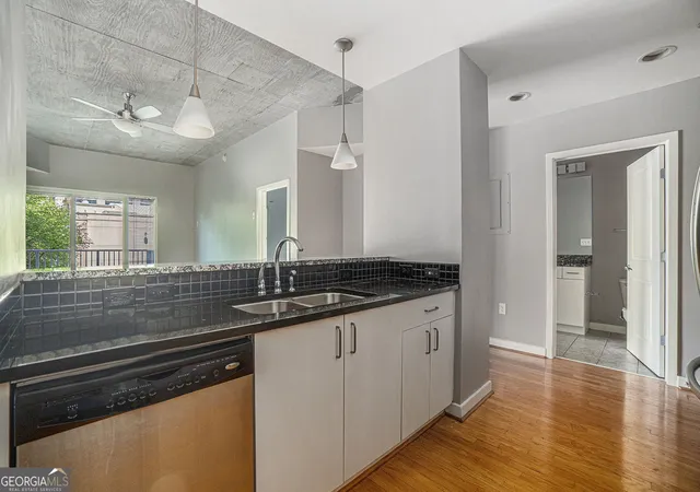 4th image of 250 Pharr Rd Ne #405, Atlanta, GA 30305 | MLS# 10494545