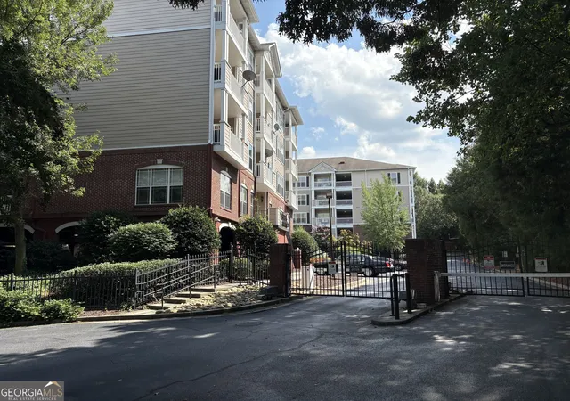 Photo 3 of Condo for sale at 4333 Dunwoody Park #1405, Dunwoody, GA 30338 | MLS# 10825649 | Listing updated on 2026-10-06
