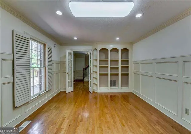 Photo 4 of Single family home for sale at 6963 Whispering Oaks Ct, Stone Mountain, GA 30087 | MLS# 10823223 | Listing updated on 2026-09-17