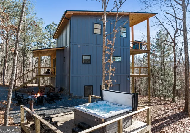Photo 4 of Sale Pending at 572 Left Turn, Blue Ridge, GA 30513 | MLS# 10735412 | Listing updated on 2026-09-13