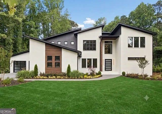 2nd image of 1000 Clementstone Ne Dr, Sandy Springs, GA 30342 | MLS# 10806816