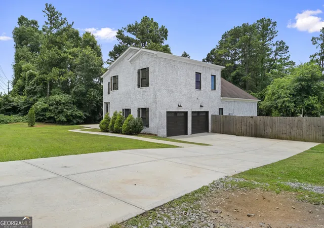 Photo 3 of Sale Pending at 1230 Shallowford Rd, Marietta, GA 30066 | MLS# 10775871 | Listing updated on 2026-09-16