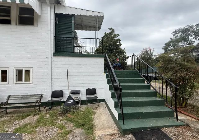 4th image of 205 Georgia Ave, Barnesville, GA 30204 | MLS# 10814961