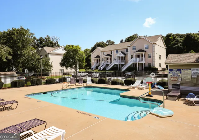 2nd image of 290 Appleby Dr, Athens, GA 30605