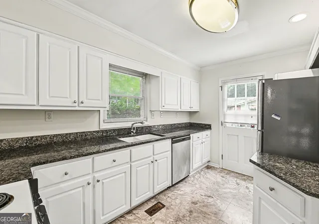 Photo 3 of Single family home for sale at 1868 Robinhill Ct, Tucker, GA 30084 | MLS# 10825415 | Listing updated on 2026-08-27