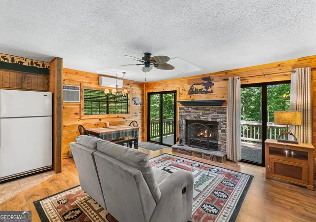 Photo 3 of Single family home for sale at 231 Dogwood Cir, Hayesville, NC 28904 | MLS# 10830722 | Listing updated on 2026-09-04