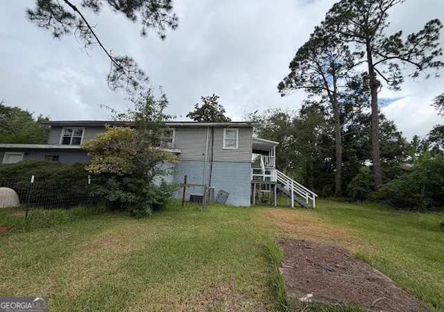 2nd image of 305 Holmesville Ave, Baxley, GA 31513 | MLS# 10814382