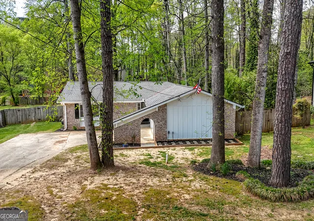 Photo 2 of Sale Pending at 3220 Foxwood Trl Se, Smyrna, GA 30082 | MLS# 10799668 | Listing updated on 2026-08-24