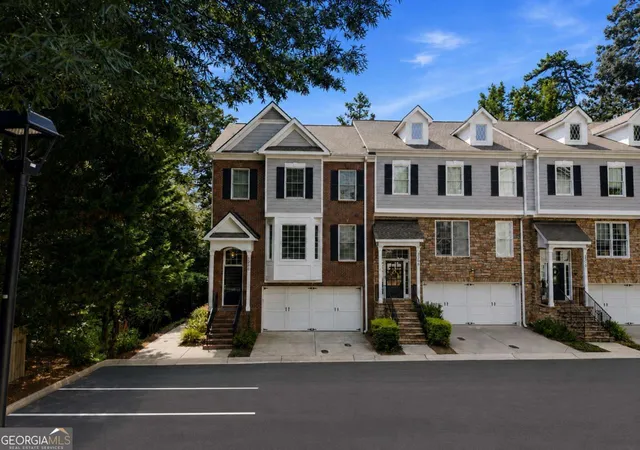 Photo 2 of Single family home for sale at 1262 Brickton Dr Nw, Atlanta, GA 30318 | MLS# 10826758 | Listing updated on 2026-09-10