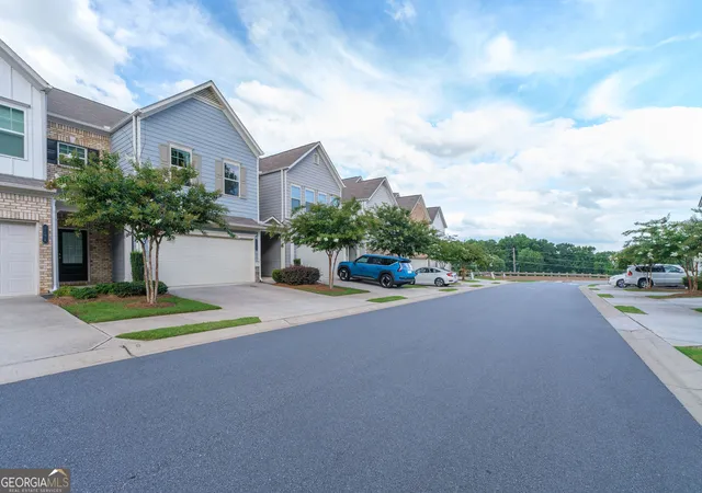 Photo 3 of Townhouse for sale at 139 Madison Bnd, Woodstock, GA 30188 | MLS# 10811970 | Listing updated on 2026-09-20