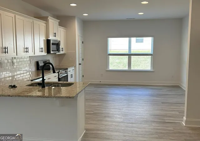 Photo 4 of Single family home for sale at 1037 Holliday Pass #22, Griffin, GA 30223 | MLS# 10822834 | Listing updated on 2026-08-24