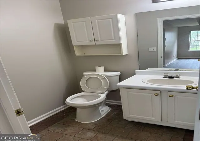 Photo 4 of Single family home for sale at 1023 Quail Hunt Dr, Riverdale, GA 30296 | MLS# 10818084 | Listing updated on 2026-08-17