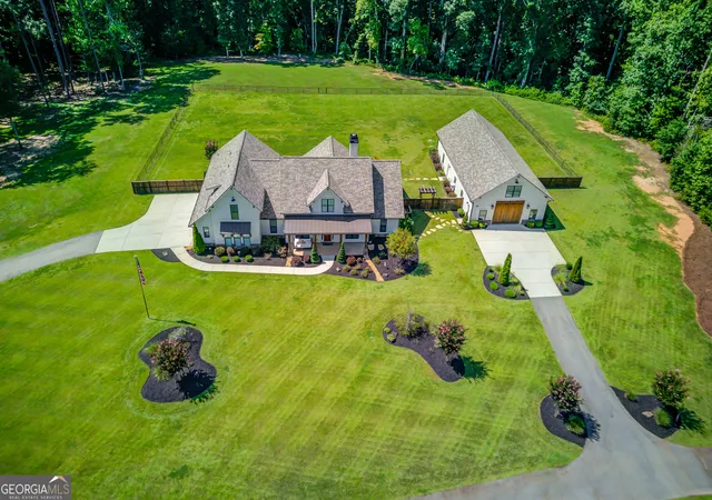 Photo 4 of Single family home for sale at 1092 Stewart Rd, Monroe, GA 30655 | MLS# 10832040 | Listing updated on 2026-10-06