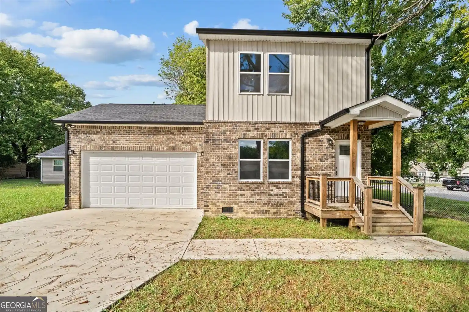 Photo 1 of Sale Pending at 719 Cavender Rd, Dalton, GA 30721 | MLS# 10848932 | Listing updated on 2026-10-23