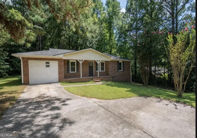 1st image of 1104 Alverson Rd, Lagrange, GA 30241 | MLS# 10828211
