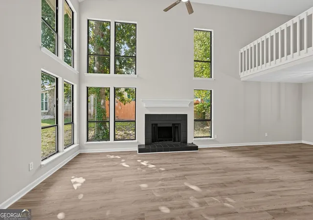 Photo 4 of Single family home for sale at 5369 Kelleys Creek Dr, Stone Mountain, GA 30088 | MLS# 10831035 | Listing updated on 2026-10-08