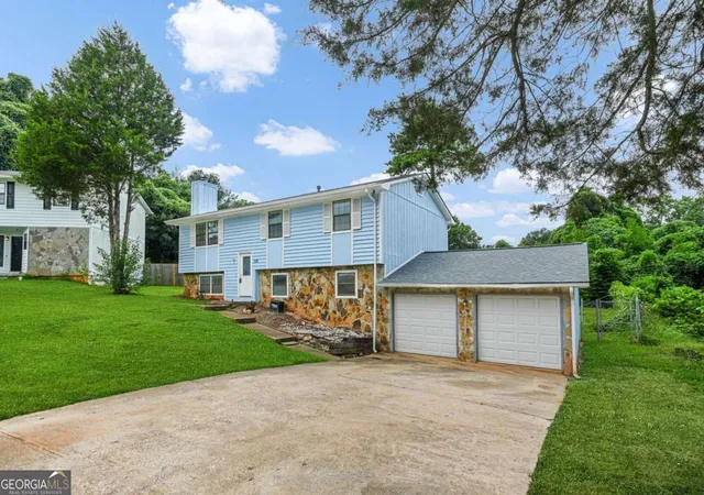Photo 3 of Single family home for sale at 1163 To Lani Farm Rd, Stone Mountain, GA 30083 | MLS# 10815187 | Listing updated on 2026-08-31