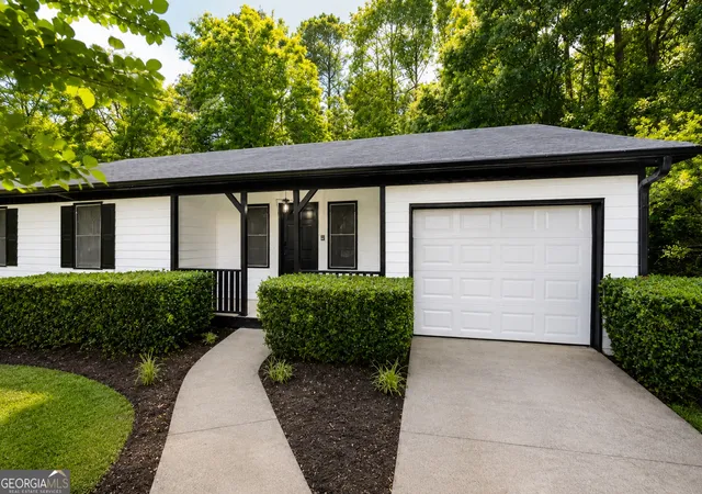 Photo 3 of Single family home for sale at 2290 Bankstone Dr Sw, Marietta, GA 30064 | MLS# 10784692 | Listing updated on 2026-08-08