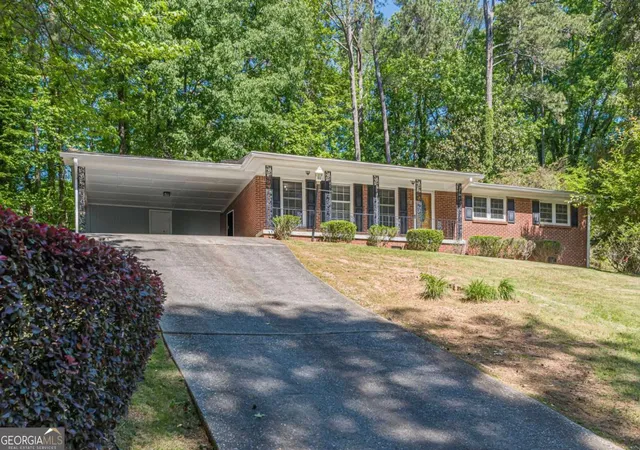 2nd image of 3483 Scenic Dr, East Point, GA 30344 | MLS# 10761472
