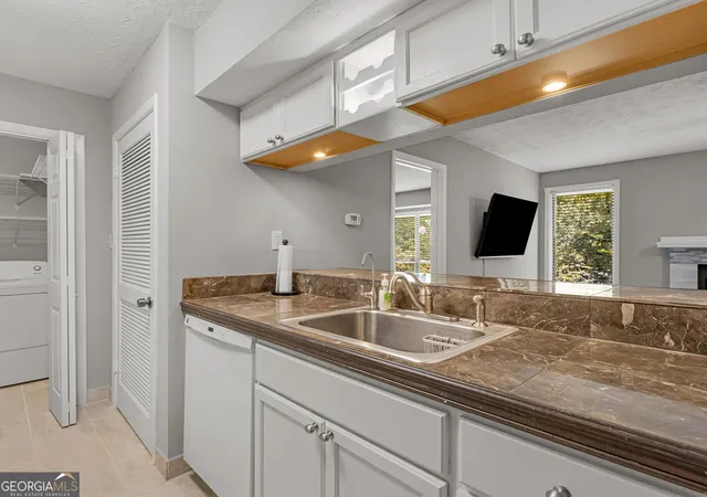 Photo 3 of Condo for sale at 903 Tuxworth Cir, Decatur, GA 30033 | MLS# 10832602 | Listing updated on 2026-09-08