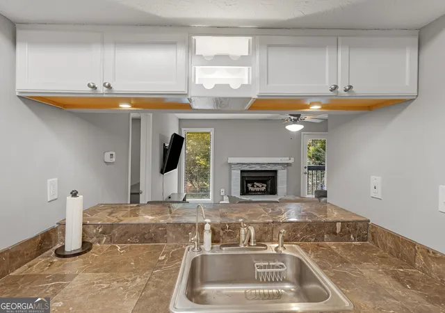 Listing Photo 4 - Condo for sale in building located at 903 Tuxworth Cir, Decatur, GA 30033