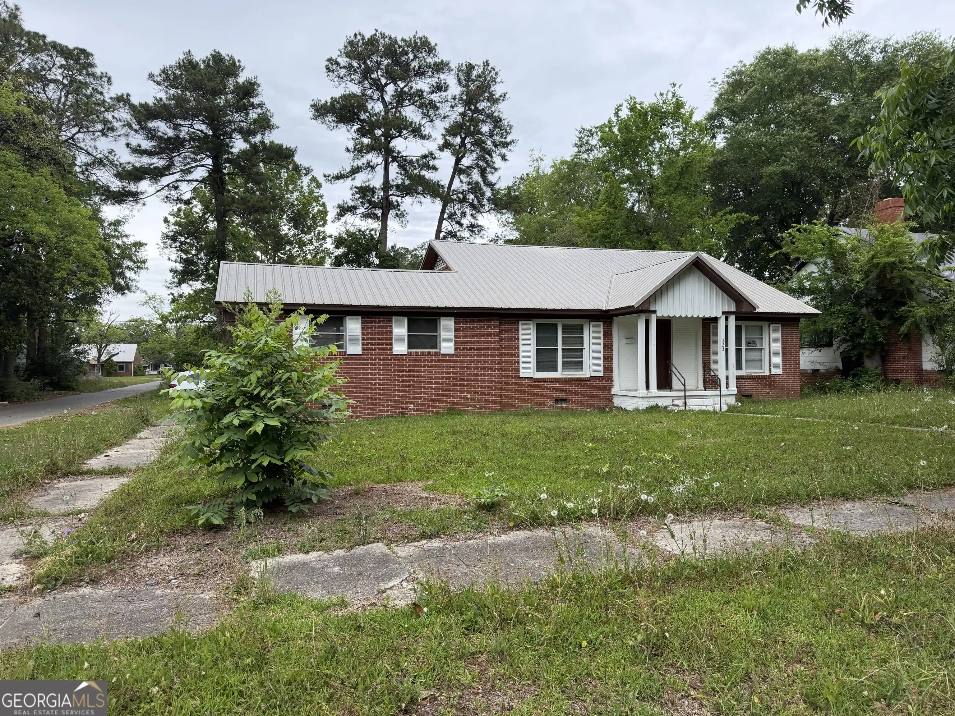 Photo 1 of Single family home for sale at 225 W Jessamine St, Fitzgerald, GA 31750 | MLS# 10873471 | Listing updated on 2026-10-29