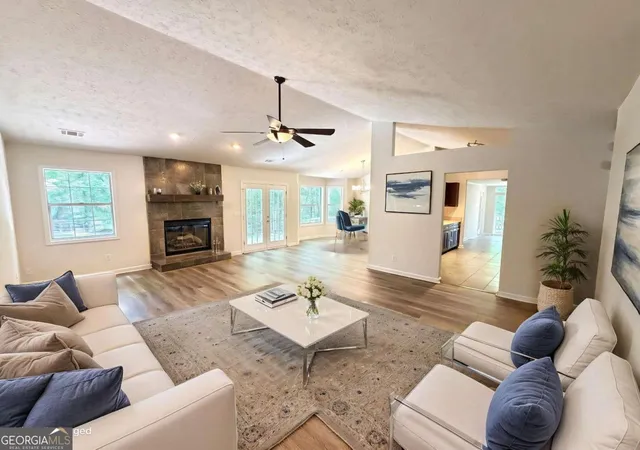 Photo 3 of Single family home for sale at 1121 Canvas Back Dr, Woodstock, GA 30189 | MLS# 10766552 | Listing updated on 2026-08-30
