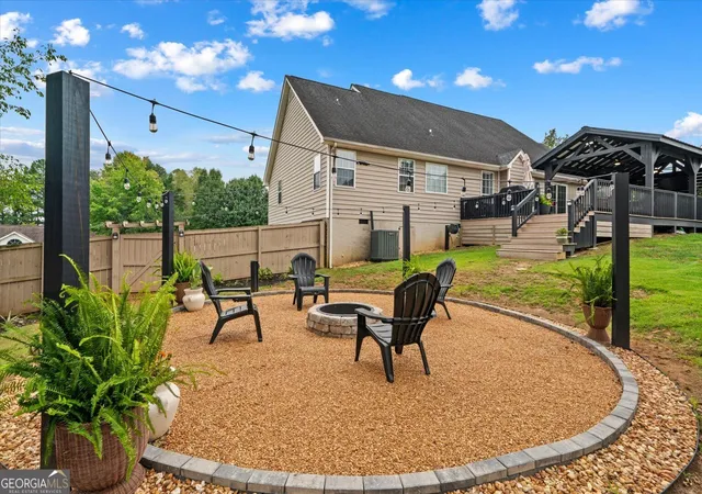 Photo 2 of Single family home for sale at 209 Vineyard Dr, Tunnel Hill, GA 30755 | MLS# 10836331 | Listing updated on 2026-09-03
