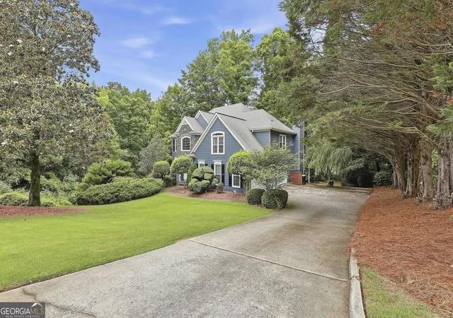 Photo 3 of Single family home for sale at 265 Hidden Lake Dr, Fayetteville, GA 30215 | MLS# 10783162 | Listing updated on 2026-10-23
