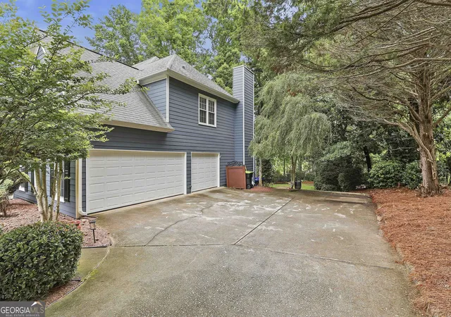 Photo 4 of Single family home for sale at 265 Hidden Lake Dr, Fayetteville, GA 30215 | MLS# 10783162 | Listing updated on 2026-10-23
