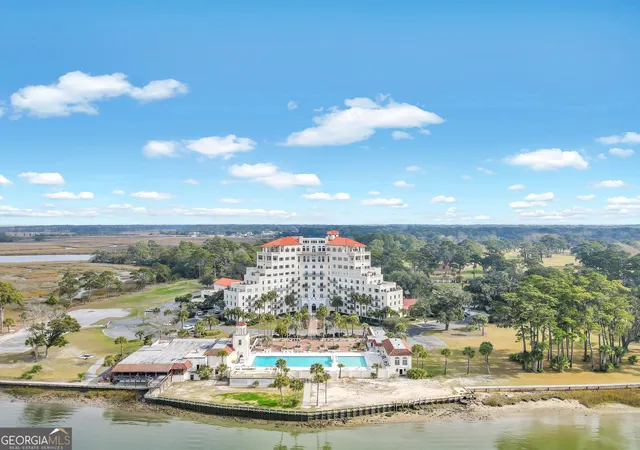 2nd image of 700 Wilmington Island Rd, Savannah, GA 31410