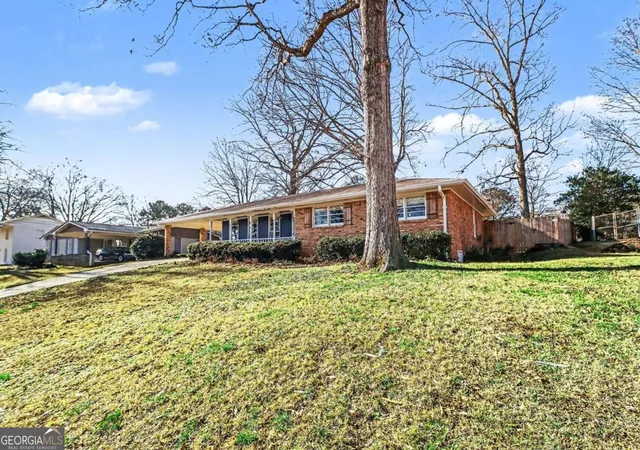 3rd image of 3811 Wake Forest Rd, Decatur, GA 30034 | MLS# 10763103